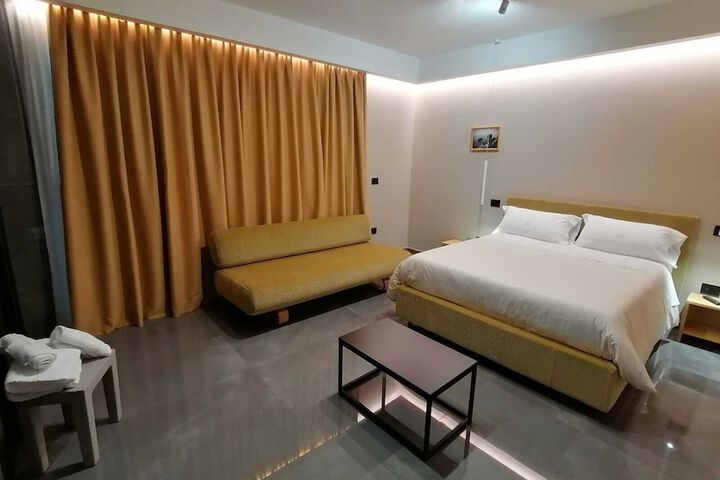 Room 13 of 44
