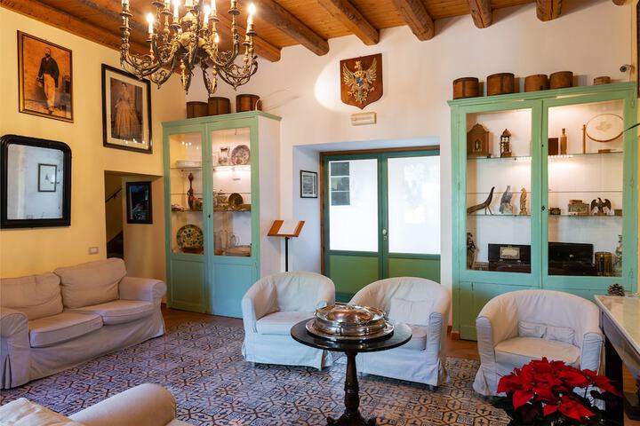 Guest Lobby