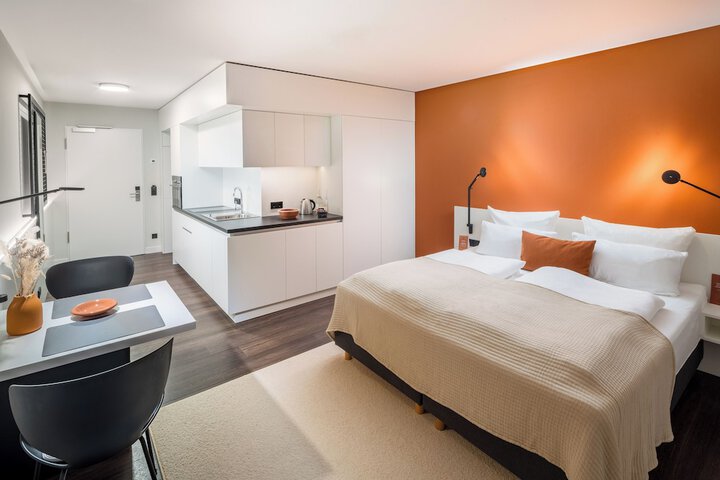 Room 10 of 44