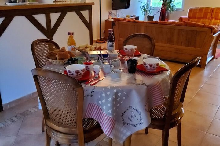 Breakfast/Coffee Service 30 of 39