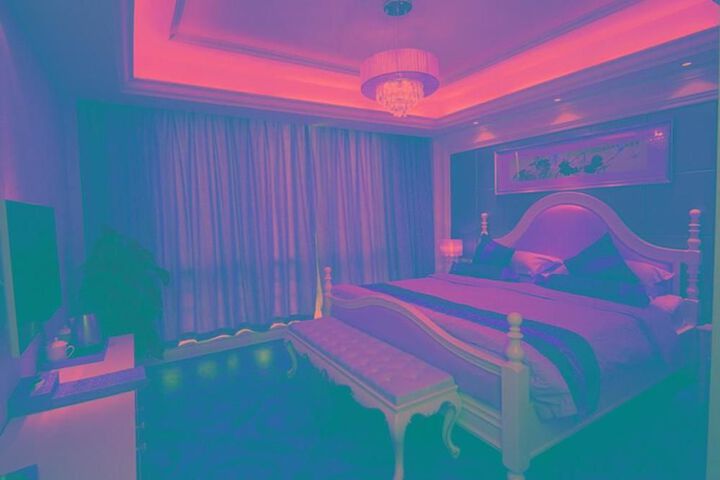 Room 9 of 31
