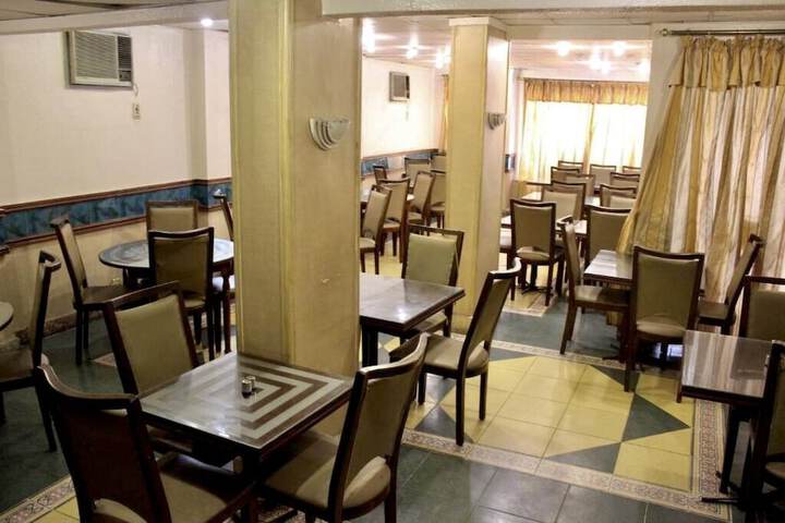 Dining 66 of 71