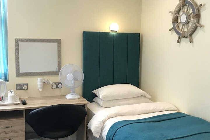 Room 6 of 66