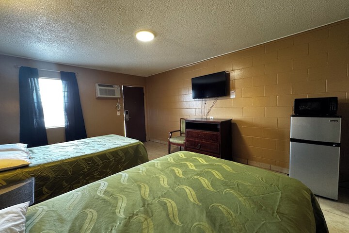 Room 10 of 43