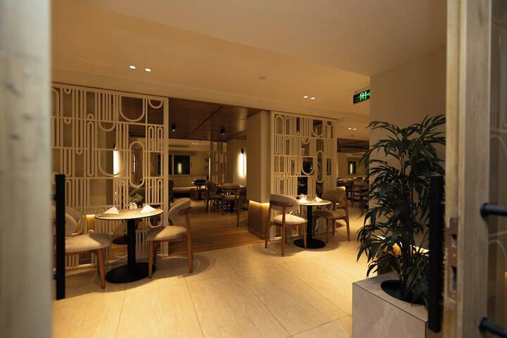 Dining 49 of 67