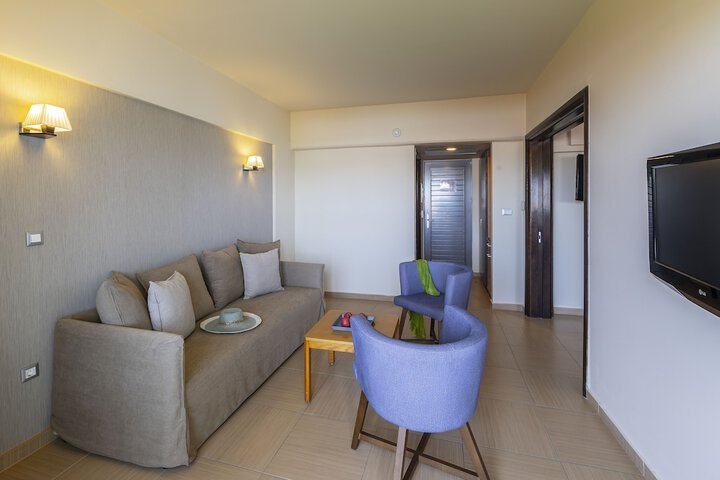 Room 42 of 136