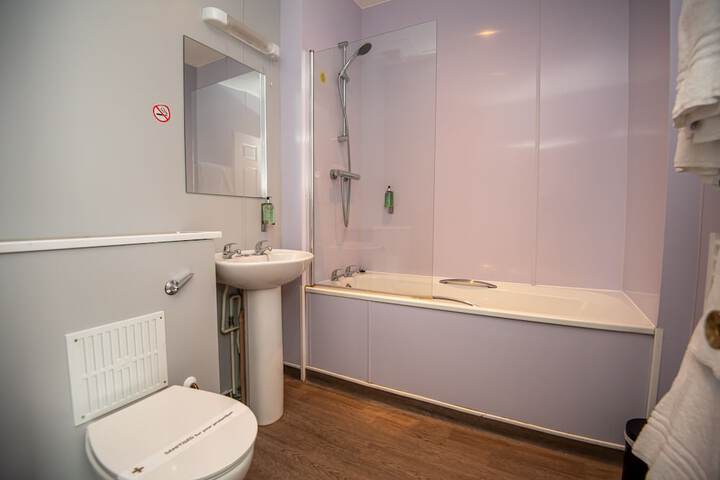 Room 27 of 36