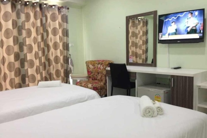 Room 7 of 13