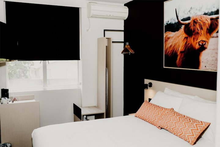 Room 25 of 74