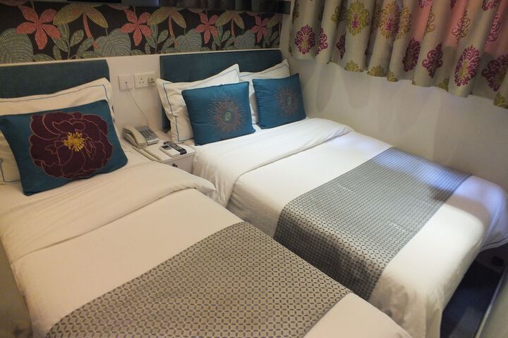 Room 9 of 52