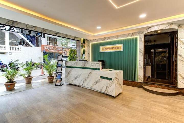 Emerald Suites by Classio