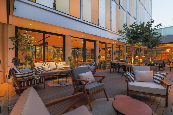 Hotel Exterior 54 of 67