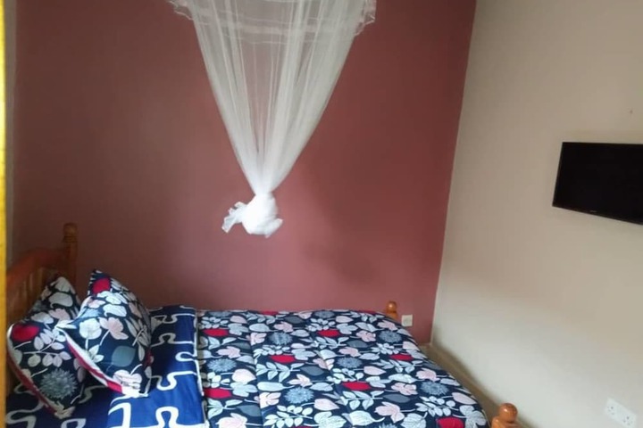 Room 5 of 11