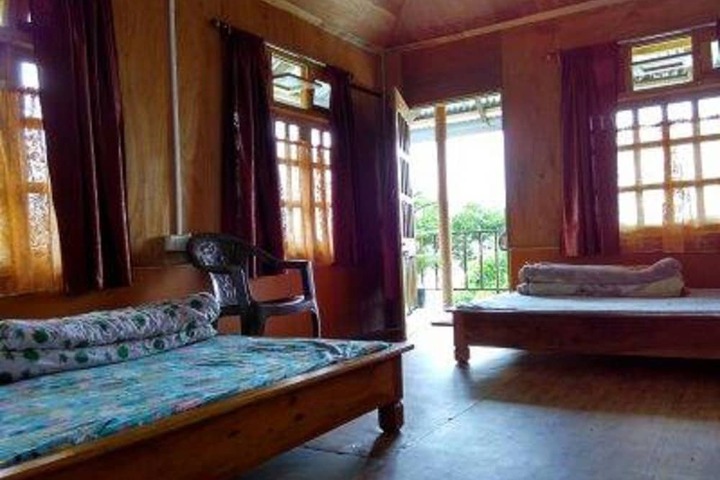 Room 4 of 13