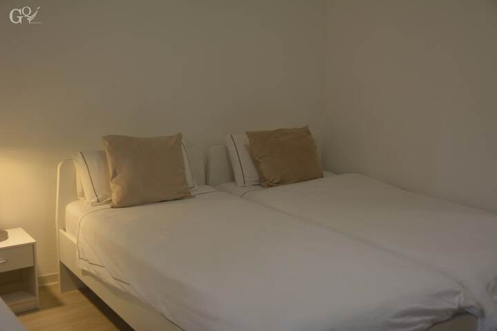 Room 13 of 80