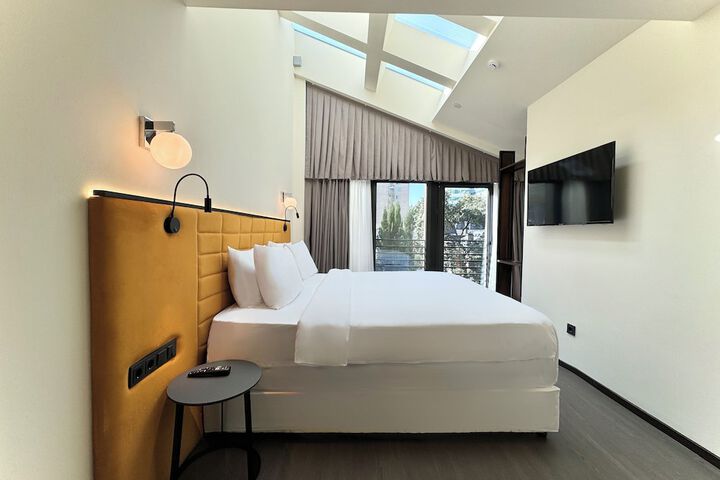 Room 44 of 104