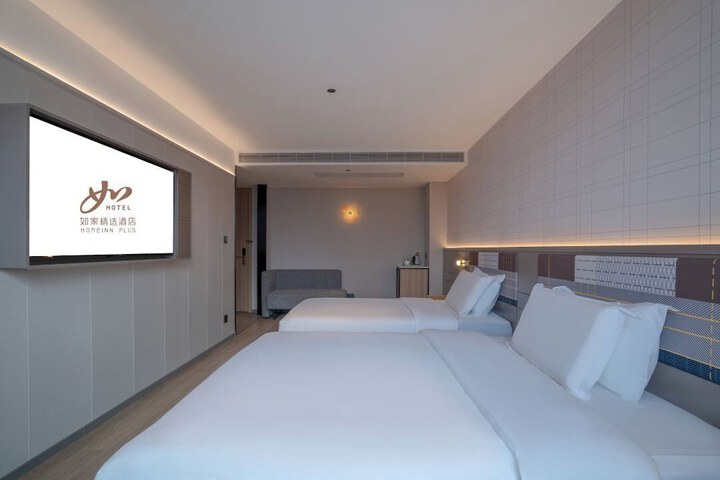 Room 14 of 27