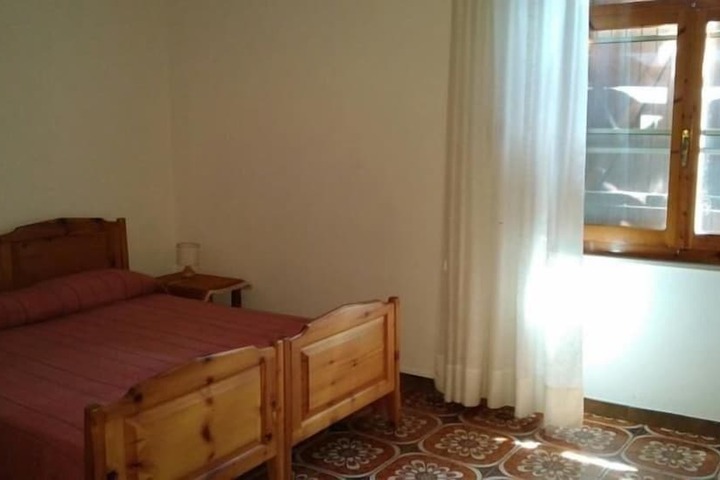 Room 10 of 20