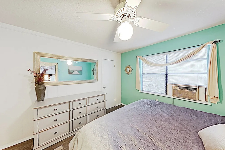 Room 5 of 17