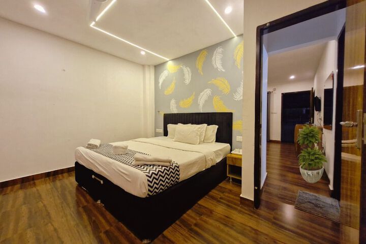 Room 34 of 94