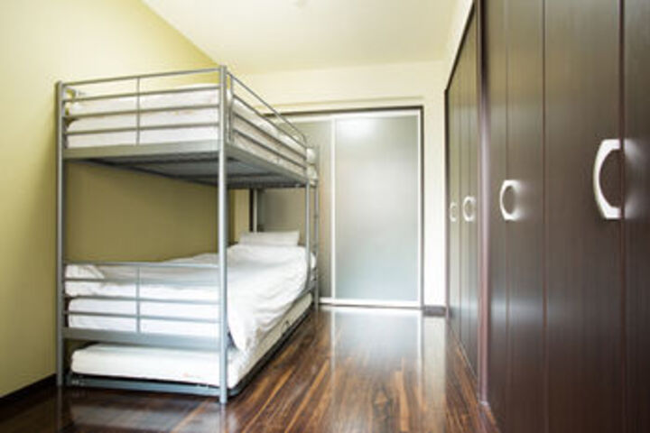 Room 6 of 10