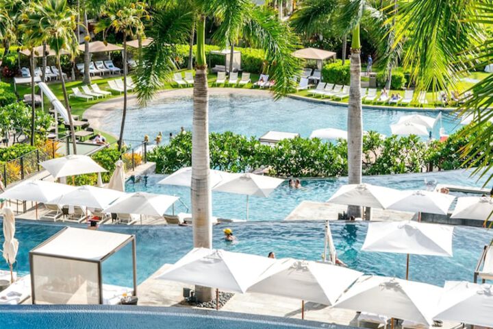Infinity pool