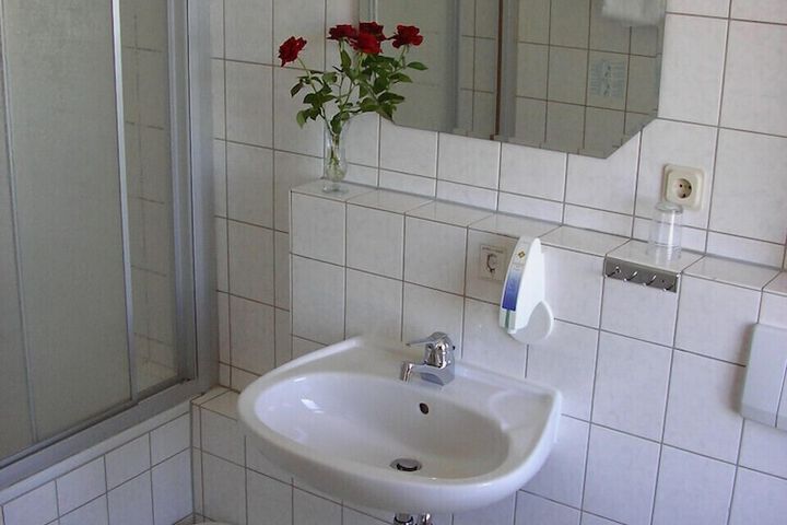 Room 6 of 10