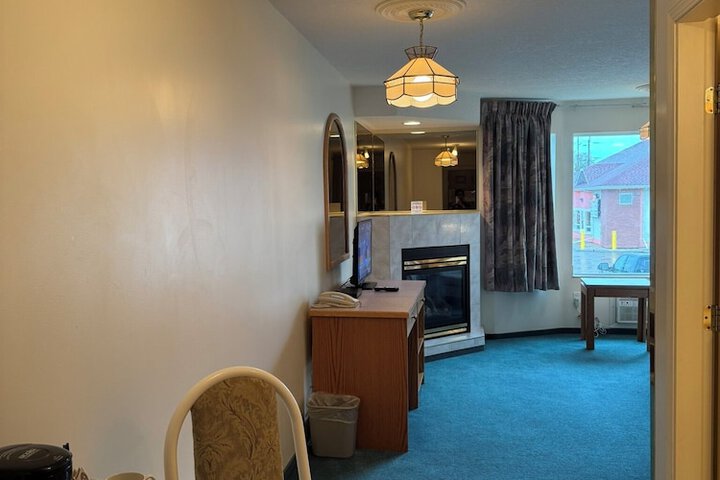 Room 8 of 52