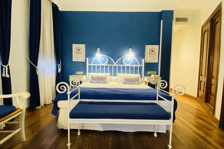 Room 15 of 32