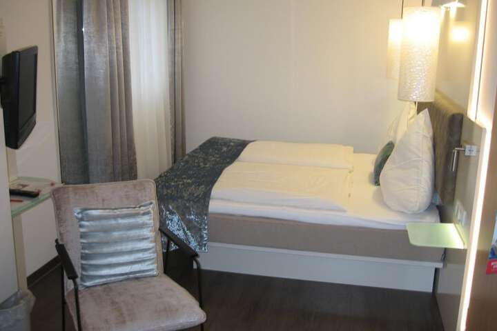 Room 5 of 35