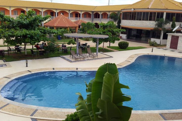 Pool 21 of 44