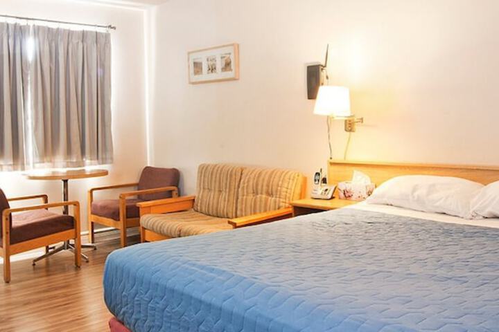 Room 3 of 32