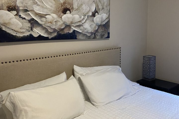 Room 32 of 66