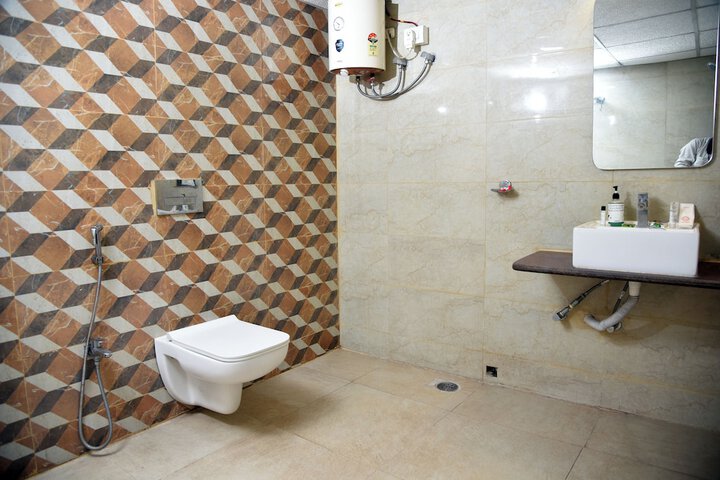 Room 10 of 15