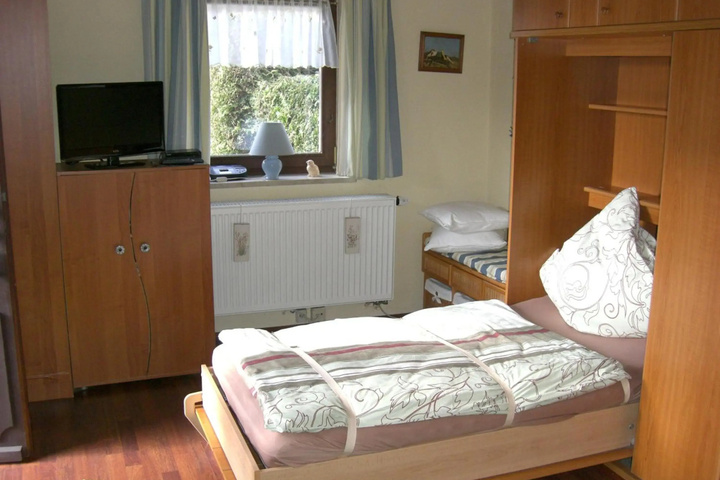 Room 4 of 13