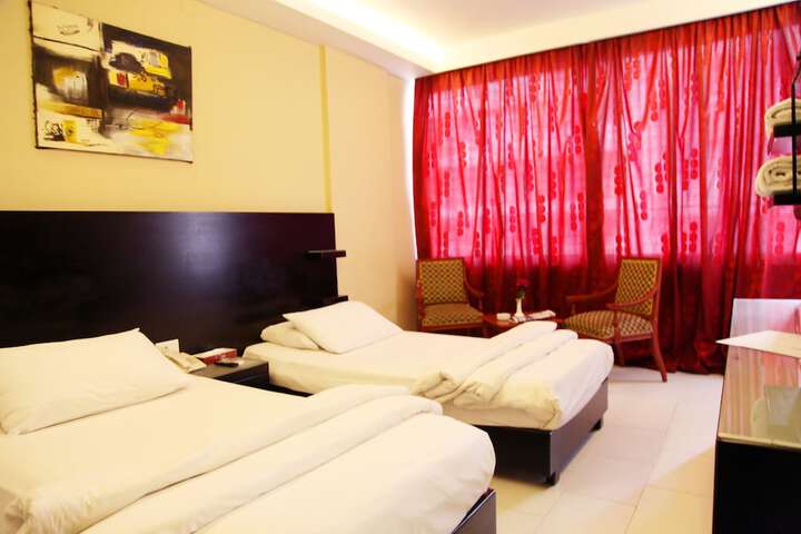 Room 15 of 34
