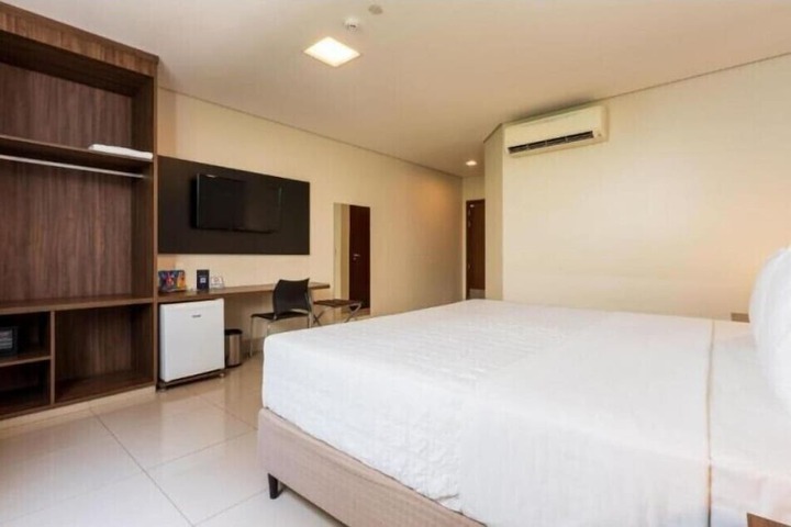 Room 30 of 103