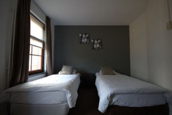 Room 13 of 48