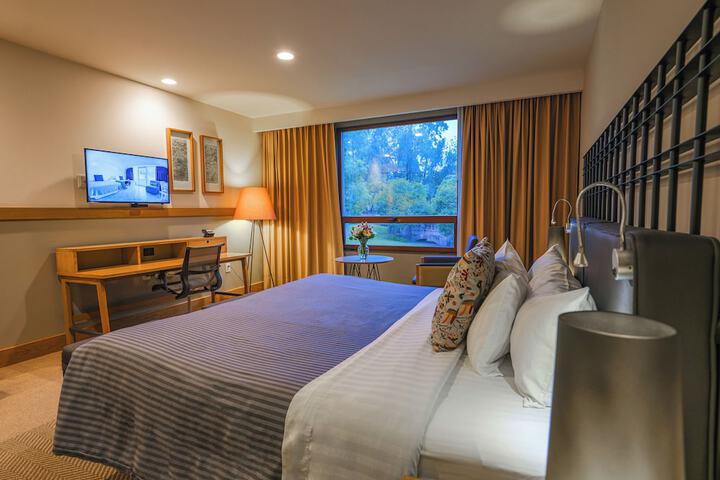 Room 15 of 90
