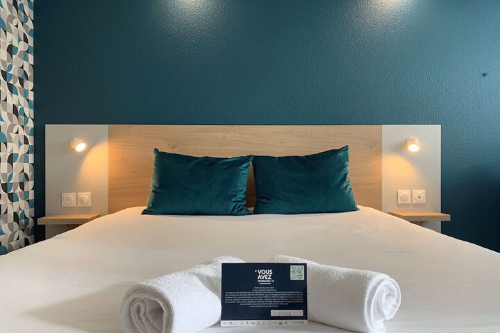 Room 14 of 30