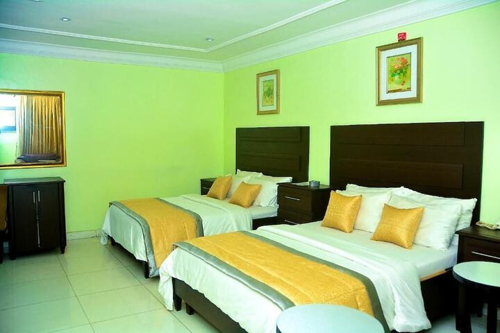Room 17 of 25