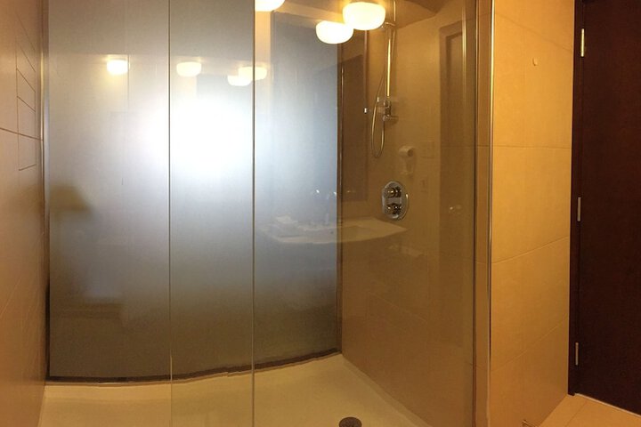 Room 19 of 34