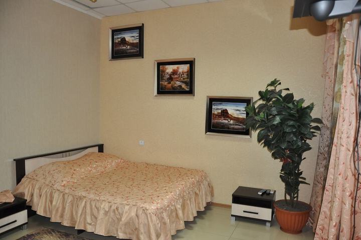 Room 5 of 33