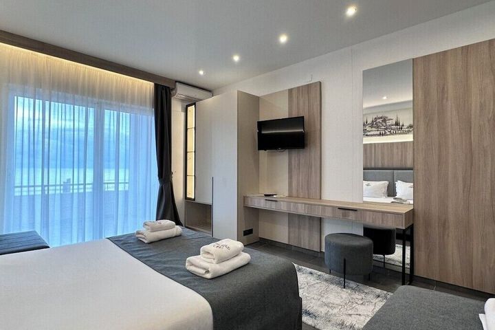 Room 13 of 38