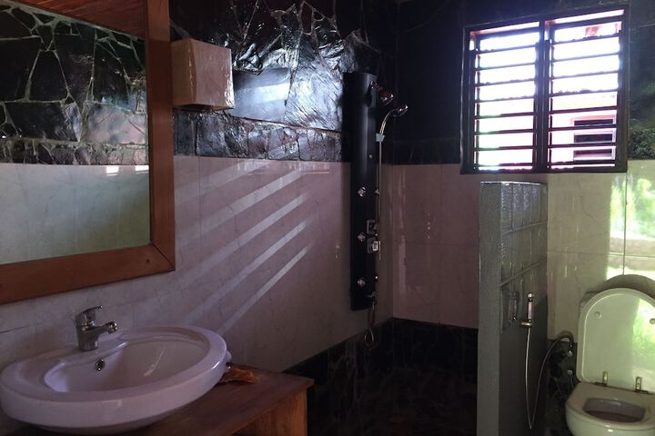 Room 10 of 42