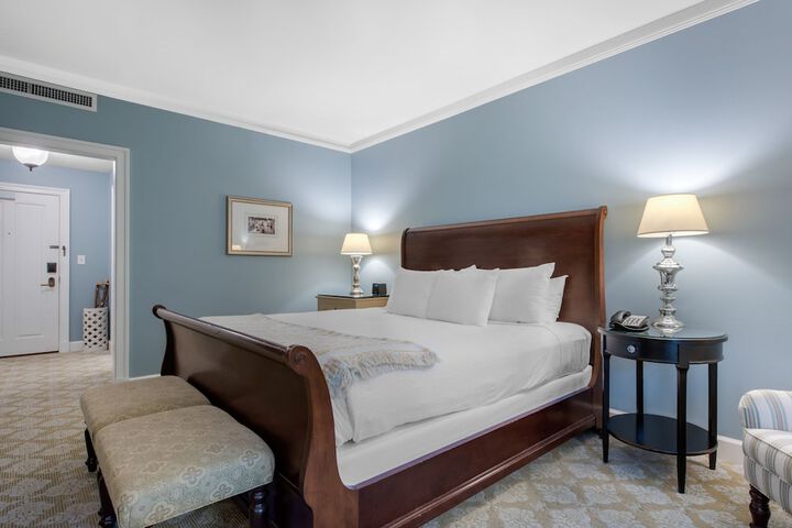 Deluxe Room 1 King Bed (42 of 53)