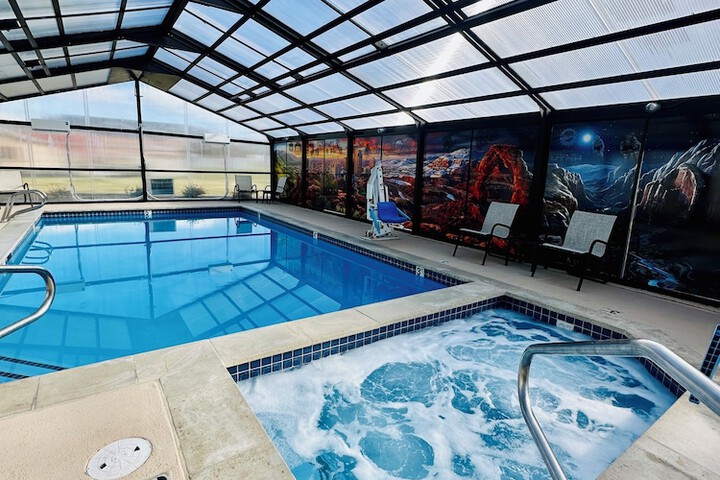 Hotel Pool