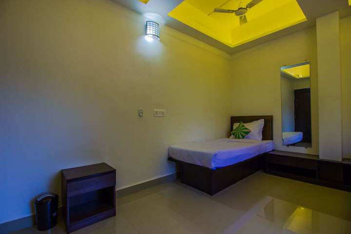 Room 11 of 22