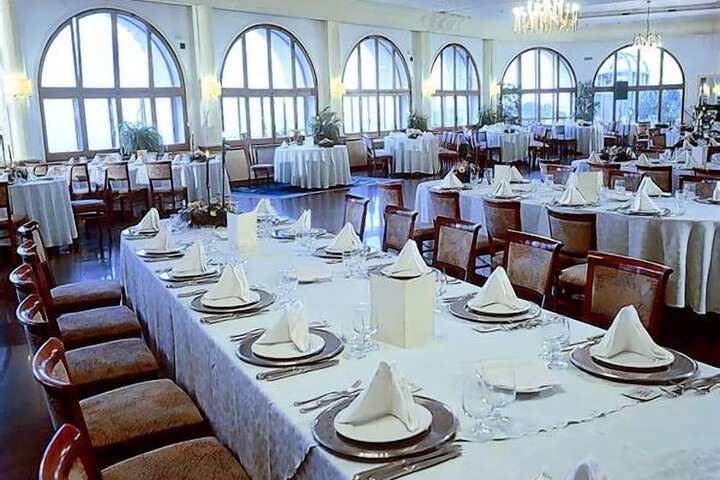 Ballroom/Hall 18 of 31