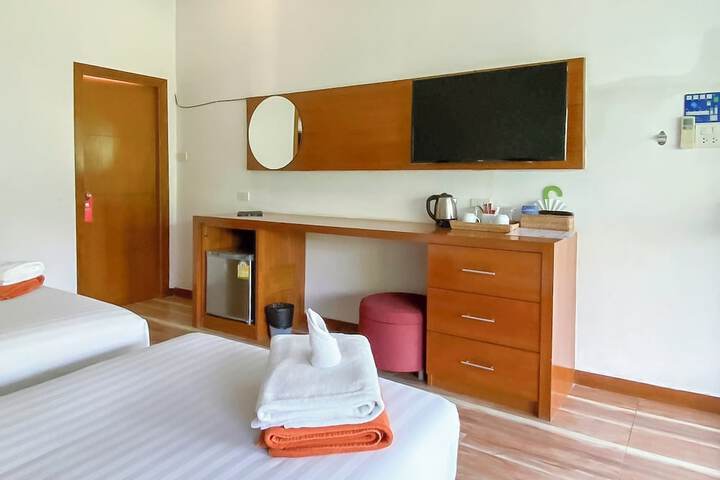 Room 26 of 100
